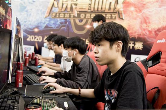 助改善球场 助改善球场