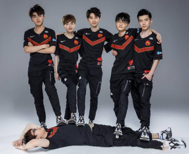 不是谁都能 不是谁都能