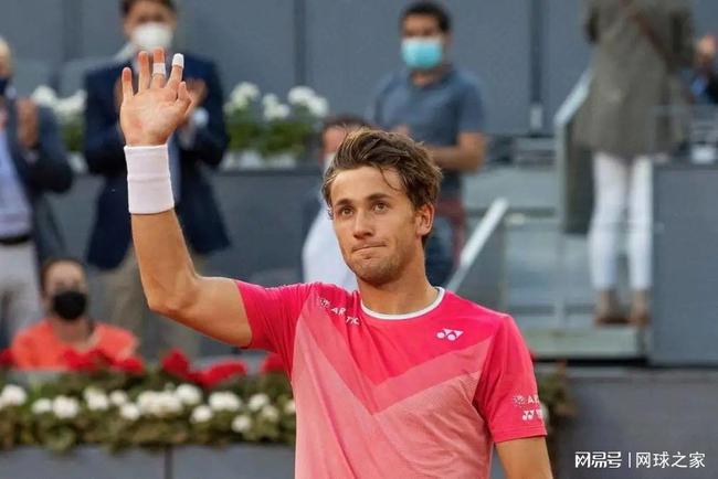 体育冬奥时刻：冬奥会项目介绍 ——冰壶